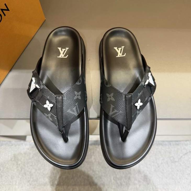 Picture of Louis Vuitton Slippers _SKULVsz38-45mnq0230675